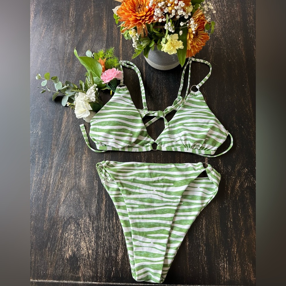 Green and white Bikini Set. Size XS.